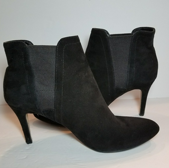 Ivanka Trump Shoes - Ivanka Trump pull on booties